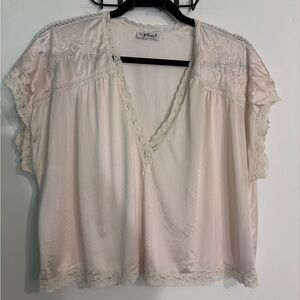 Vintage‎ Gilead Womens Large Soft Pink Satiny Cropped Sleepwear Top Short Sleeve